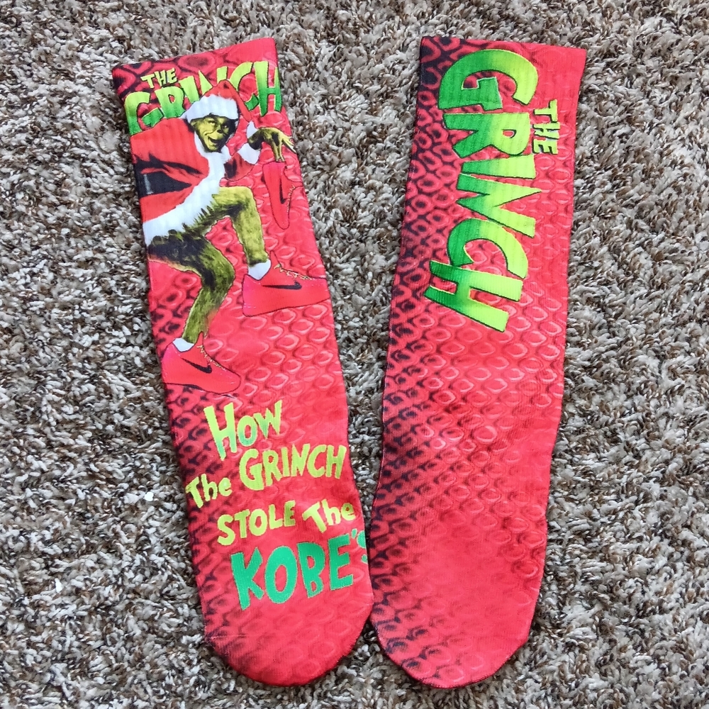 Reverse kobe grinch 6 socks